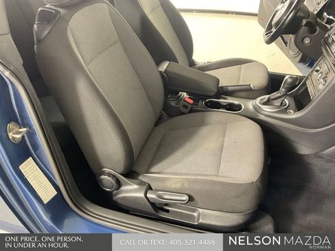 Used 2018 Volkswagen Beetle 2.0T S FWD image 22