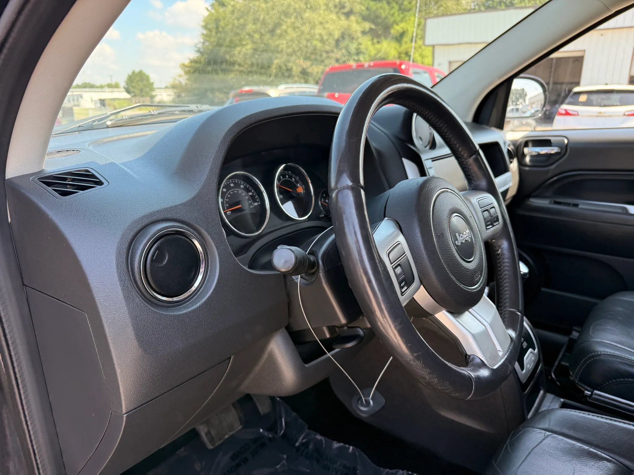 Used 2016 Jeep Compass High Altitude FWD image 17