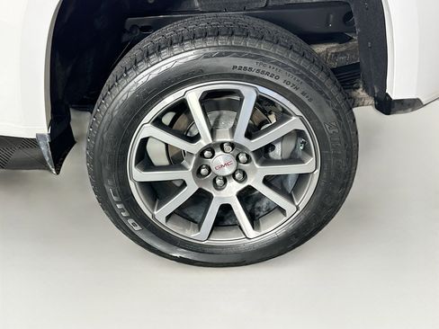 Used 2022 GMC Canyon Denali image 11