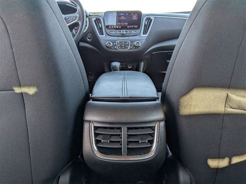 Used 2023 Chevrolet Malibu LT image 34