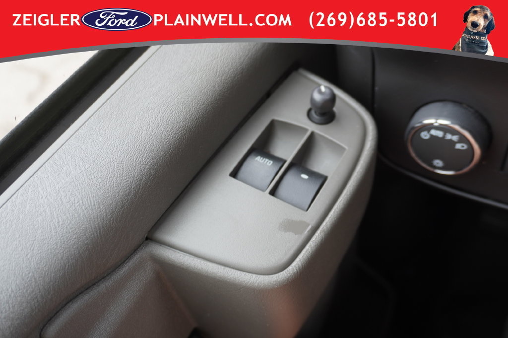 Used 2025 GMC Savana 2500 w/ Driver Convenience Package RWD image 24
