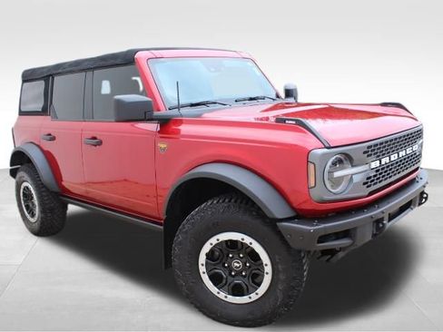 Used 2021 Ford Bronco Badlands w/ Sasquatch Package image 3