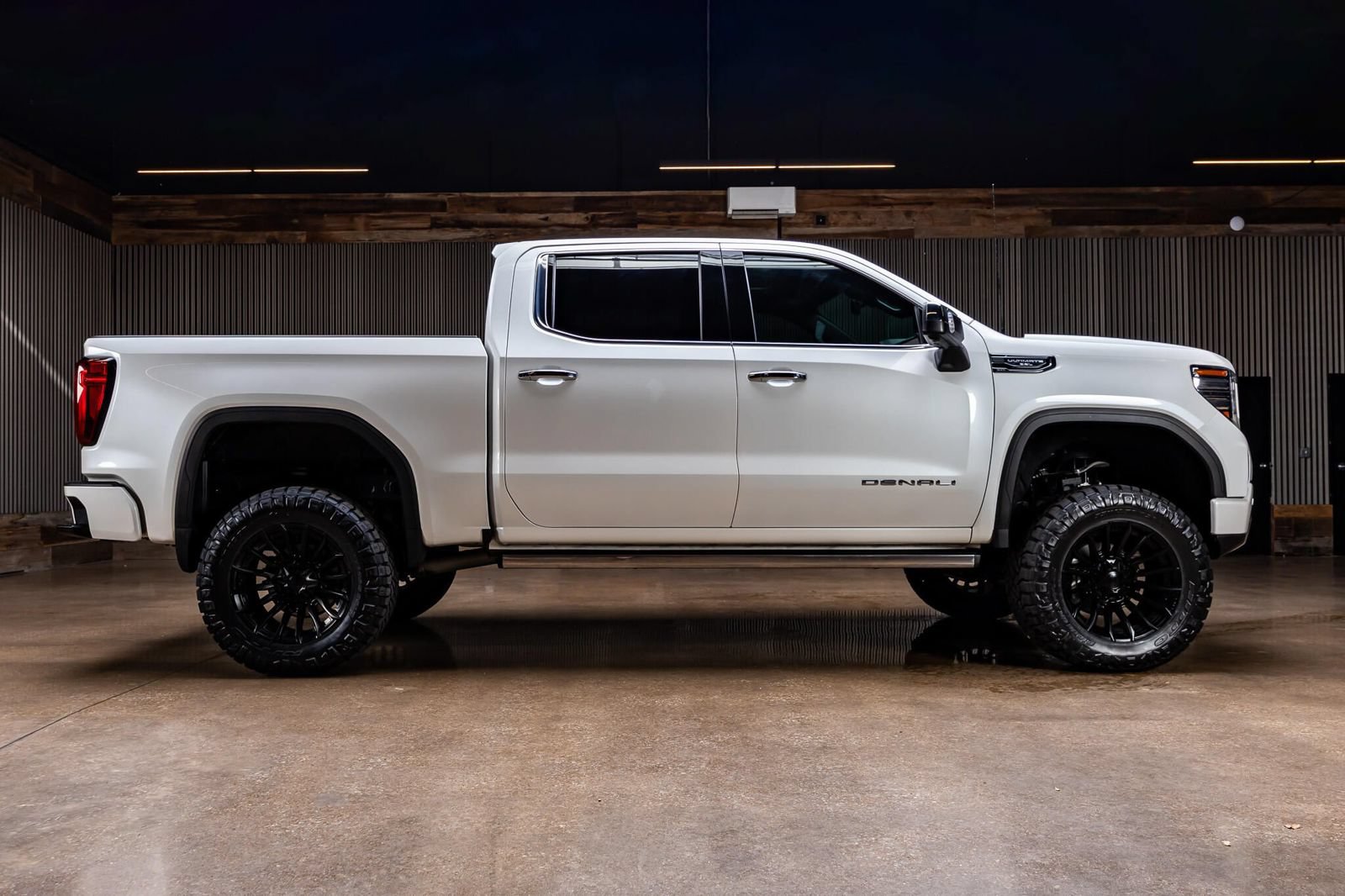 Used 2024 GMC Sierra 1500 Denali Ultimate AWD/4WD image 11