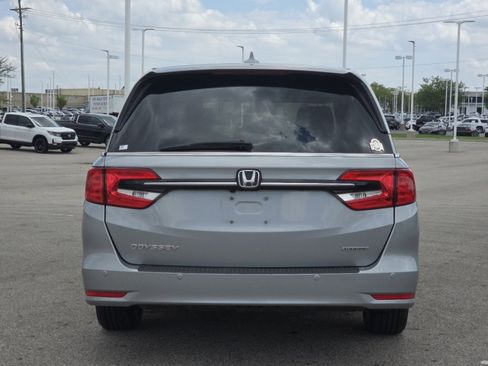 Used 2024 Honda Odyssey Touring image 18