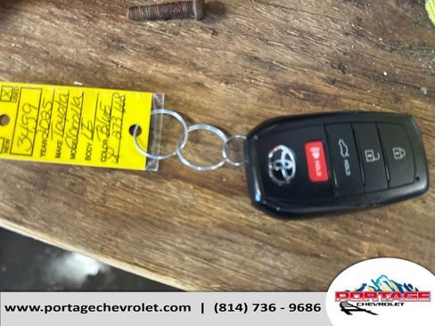 Used 2025 Toyota Corolla LE w/ LE Premium Package image 32