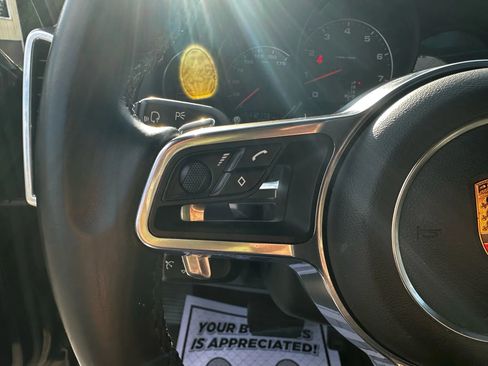 Used 2018 Porsche Cayenne image 18