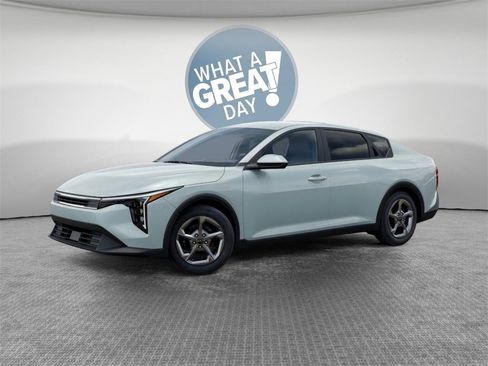 New 2026 Kia K4 LX image 3