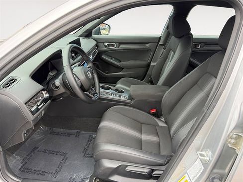 Used 2023 Honda Civic Sport image 9