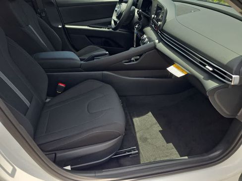 New 2026 Hyundai Elantra SE FWD image 22