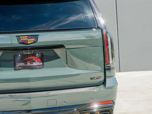 Used 2025 Cadillac Escalade V w/ LPO, ONYX Package AWD/4WD image 46