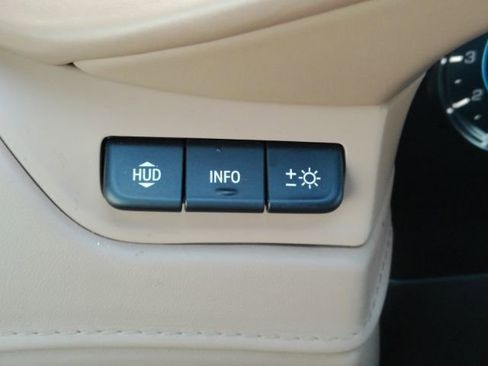 Used 2019 Cadillac Escalade Platinum image 42