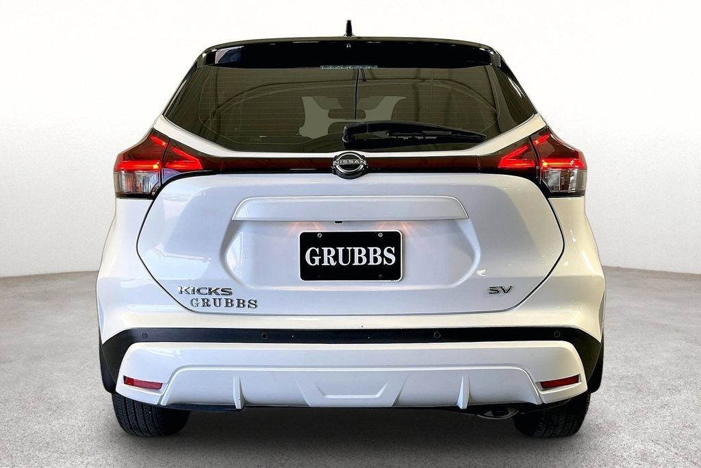 Used 2023 Nissan Kicks SV FWD image 5