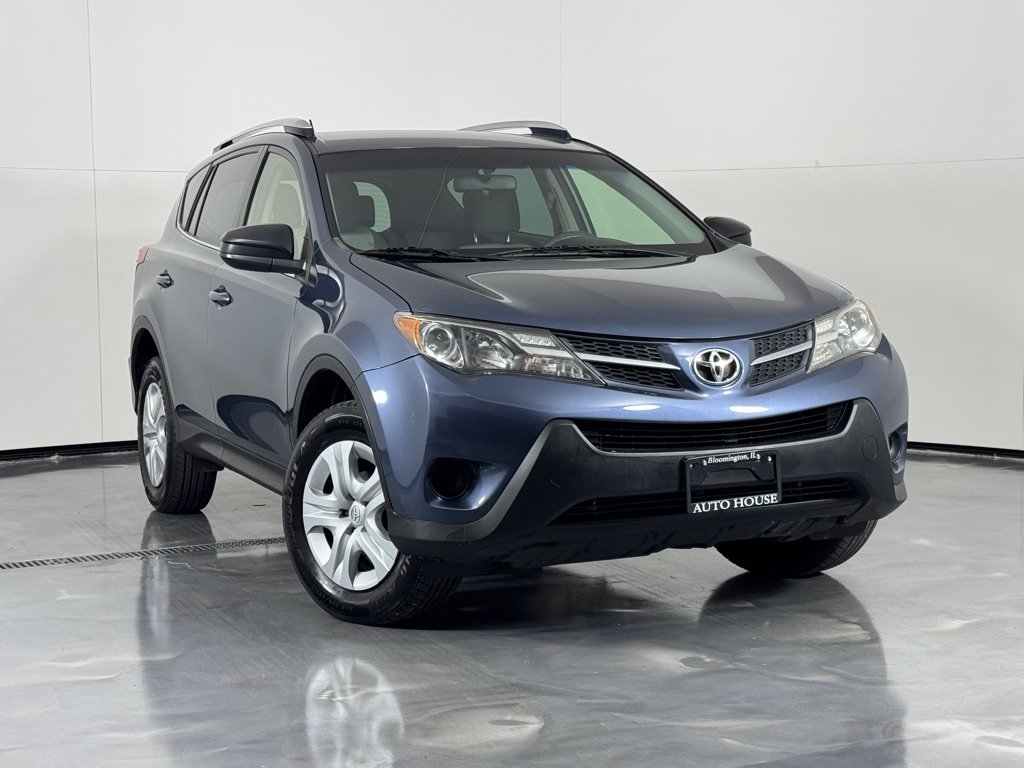 Used 2013 Toyota RAV4 LE FWD image 2