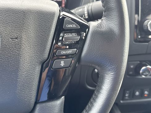 Used 2022 Nissan Frontier PRO-4X w/ Pro-4X Premium Package image 15