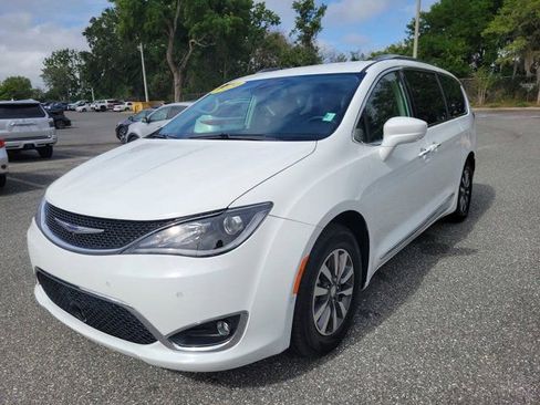 Used 2020 Chrysler Pacifica Touring-L Plus w/ Advanced Safetytec Group FWD image 14