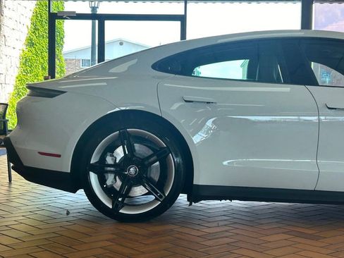 Used 2024 Porsche Taycan image 6