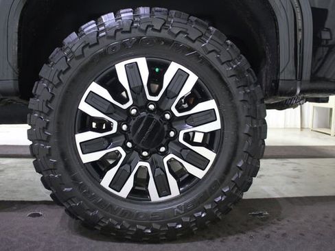 Used 2025 GMC Sierra 2500 Denali Ultimate AWD/4WD image 32