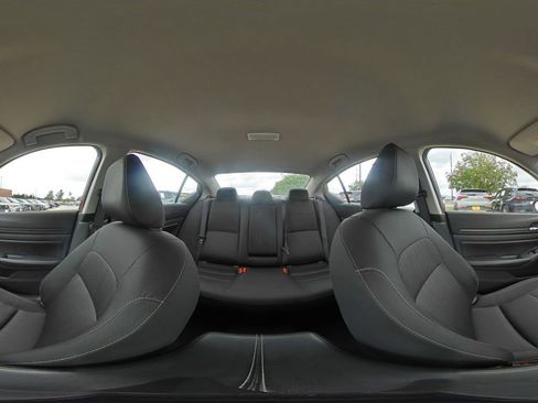 Used 2025 Nissan Altima 2.5 SV FWD image 42
