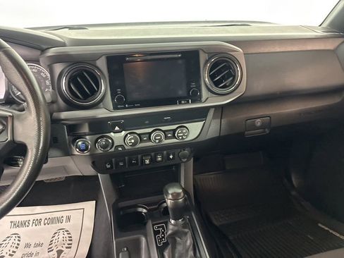 Used 2019 Toyota Tacoma TRD Off-Road image 15