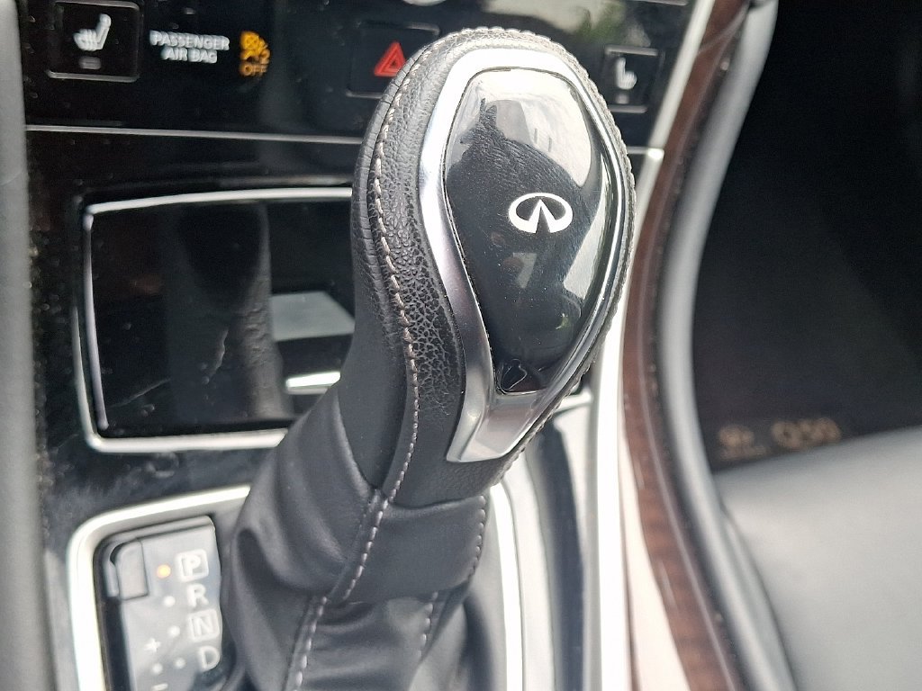 Used 2019 INFINITI Q50 Luxe w/ Essential Package (3.0T Luxe) AWD/4WD image 16