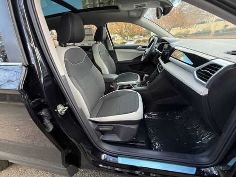 New 2025 Volkswagen Taos SE image 25