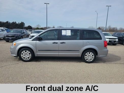 Used 2016 Dodge Grand Caravan American Value Package image 3