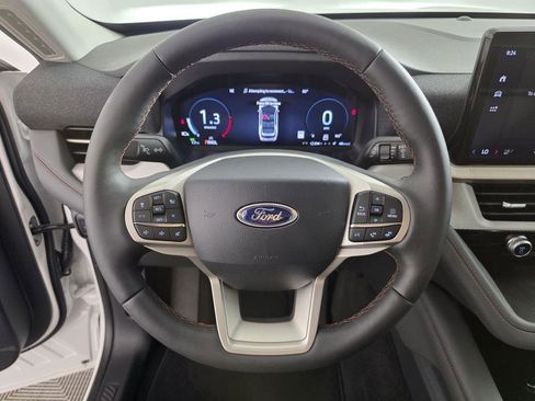 Used 2025 Ford Explorer Active w/ Active Comfort Package image 28