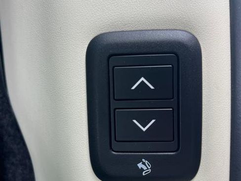 Used 2022 Land Rover Range Rover Long Wheelbase SE AWD/4WD image 37