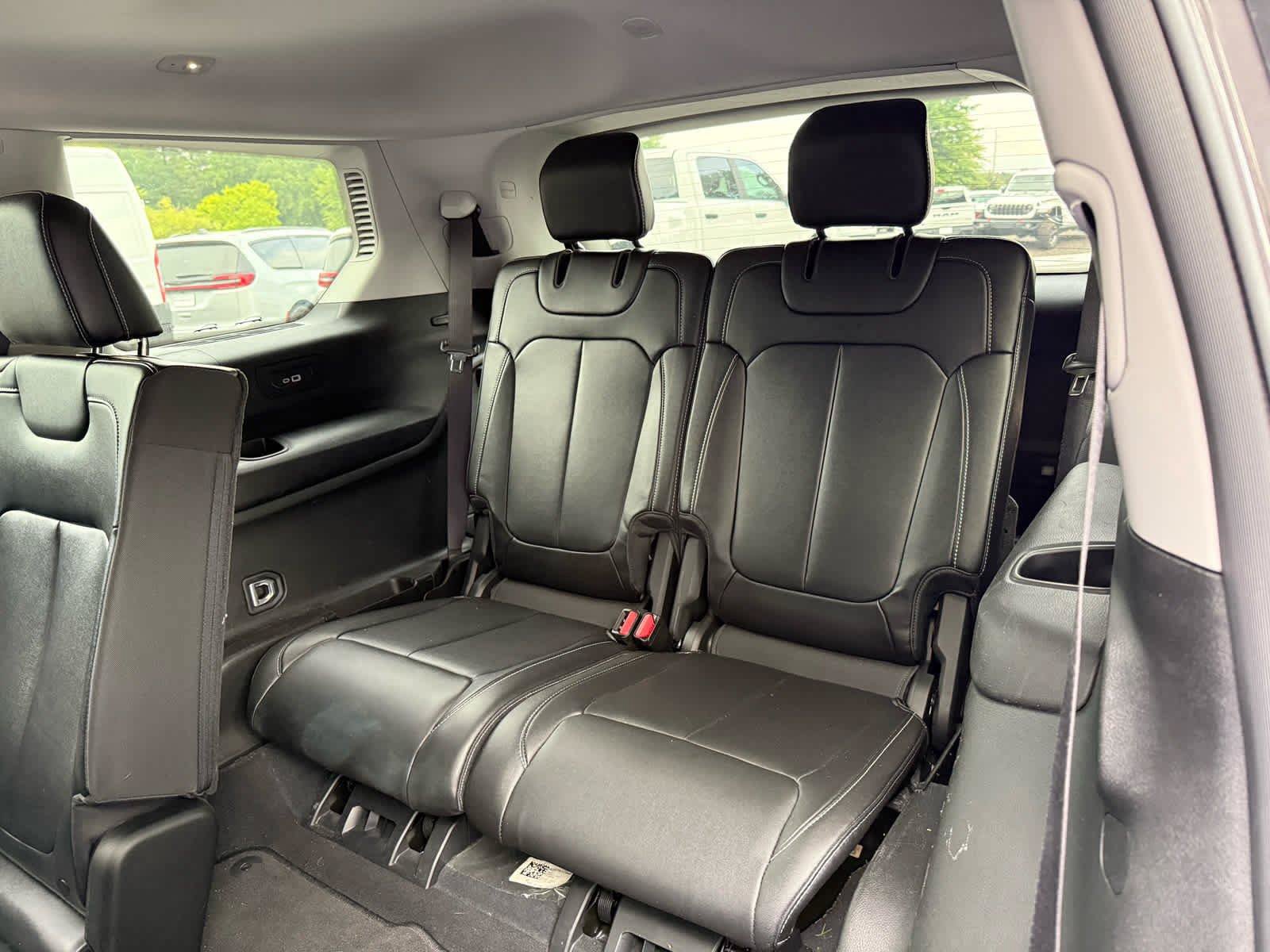 Used 2023 Jeep Grand Cherokee L Limited AWD/4WD image 29