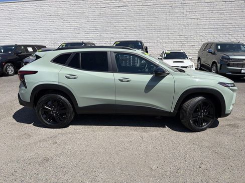 Used 2025 Chevrolet Trax ACTIV w/ Driver Confidence Package FWD image 4