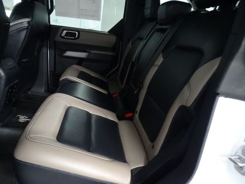 Used 2023 Ford Bronco Wildtrak AWD/4WD image 4