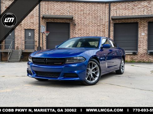 Used 2022 Dodge Charger SXT w/ Plus Group RWD image 1