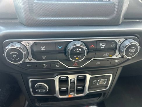 Used 2022 Jeep Gladiator Sport AWD/4WD image 20
