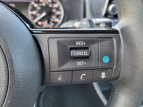 Used 2023 Nissan Rogue SV image 17