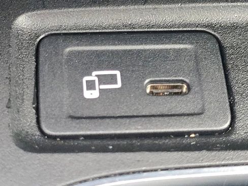 Certified 2021 Mercedes-Benz GLA 250 4MATIC image 30