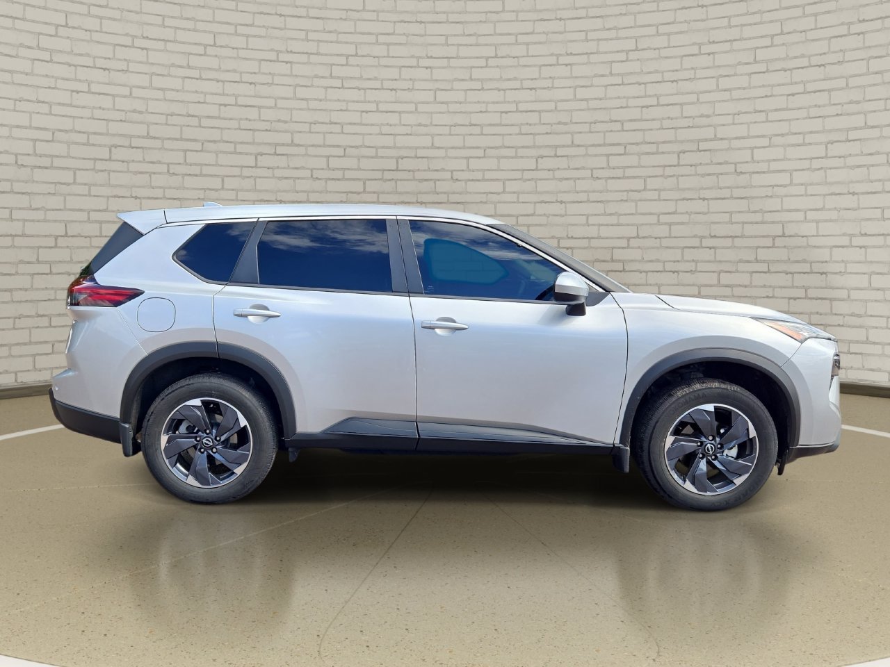 Used 2025 Nissan Rogue SV AWD/4WD image 4