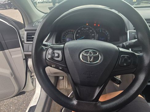 Used 2015 Toyota Camry LE FWD image 13