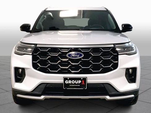 Used 2025 Ford Explorer Platinum w/ LUX Leather Package image 3