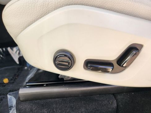 New 2025 Volvo XC90 B6 Core w/ Protection Package Premier image 7