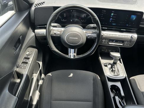 Used 2025 Hyundai Kona SEL FWD image 17