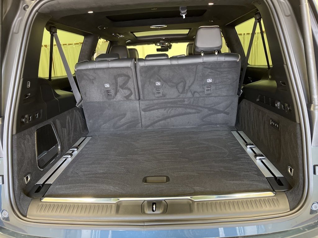 New 2024 Jeep Grand Wagoneer L Series III AWD/4WD image 9
