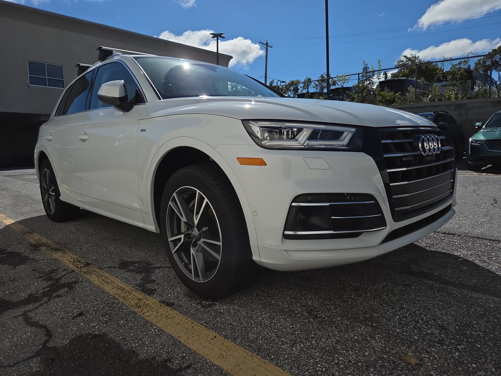 Used 2020 Audi Q5 e Prestige AWD/4WD image 2