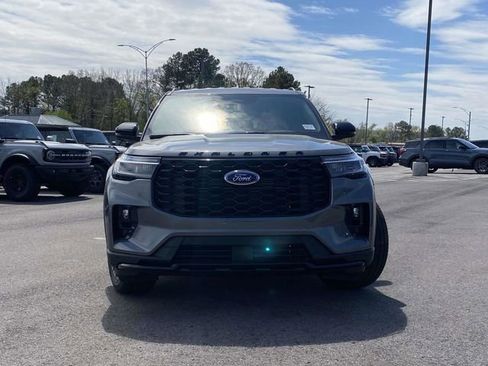 New 2026 Ford Explorer ST-Line w/ ST-Line Street Pack RWD image 8