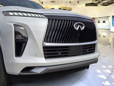 New 2026 INFINITI QX80 Luxe RWD image 2