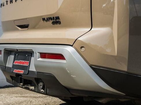 Used 2024 Nissan Pathfinder Platinum w/ Black Appearance Package image 10