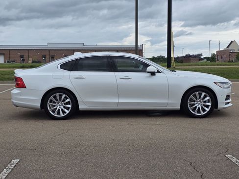 Used 2017 Volvo S90 T6 Momentum w/ Vision Package AWD/4WD image 4