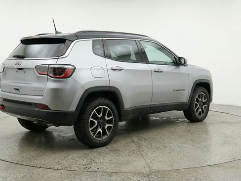 Used 2025 Jeep Compass Trailhawk image 9