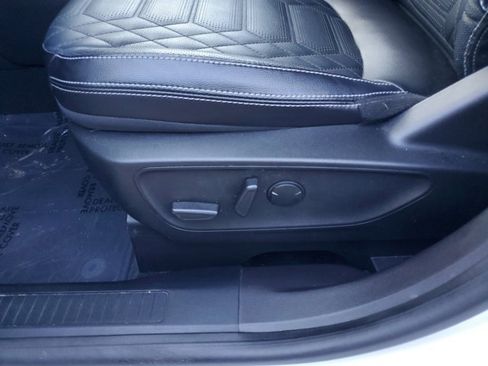 Certified 2023 Ford Escape Platinum w/ Premium Technology Package image 15