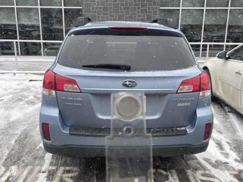 Used 2011 Subaru Outback 2.5i Premium w/ All-Weather Pkg image 6