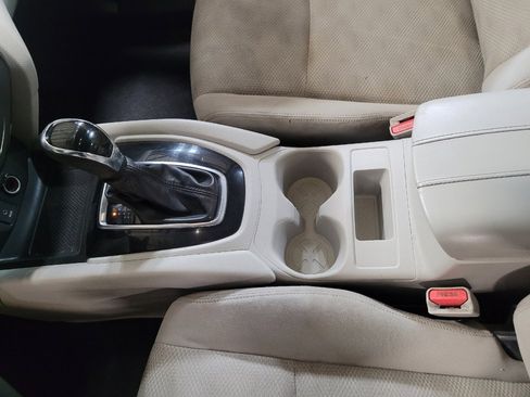 Used 2018 Nissan Rogue Sport SV image 26